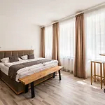 아파트호텔 Karlova - Mostecka 10 St Depandance 4*