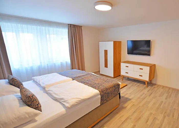 Karlova - Mostecka 10 St Depandance Aparthotel 4*