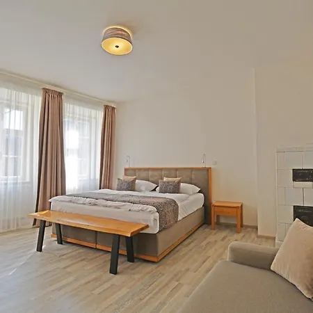 Karlova - Mostecka 10 St Depandance