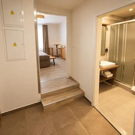 Karlova - Mostecka 10 St Depandance 4* براغ