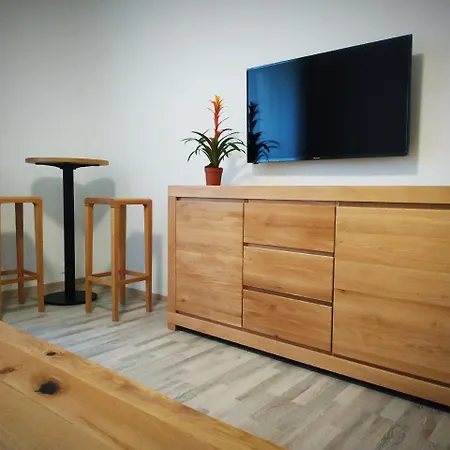 Karlova - Mostecka 10 St Depandance Ξενοδοχείο με διαμερίσματα