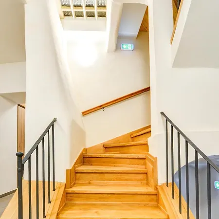 Karlova - Mostecka 10 St Depandance Ξενοδοχείο με διαμερίσματα