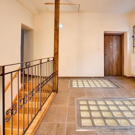 Karlova - Mostecka 10 St Depandance