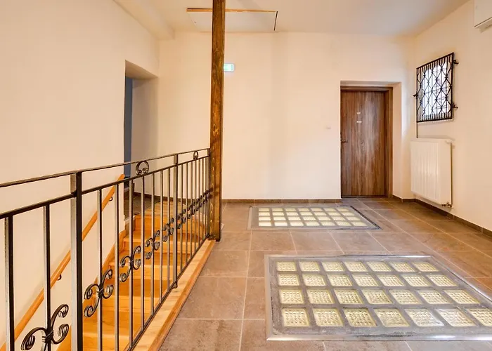 Karlova - Mostecka 10 St Depandance