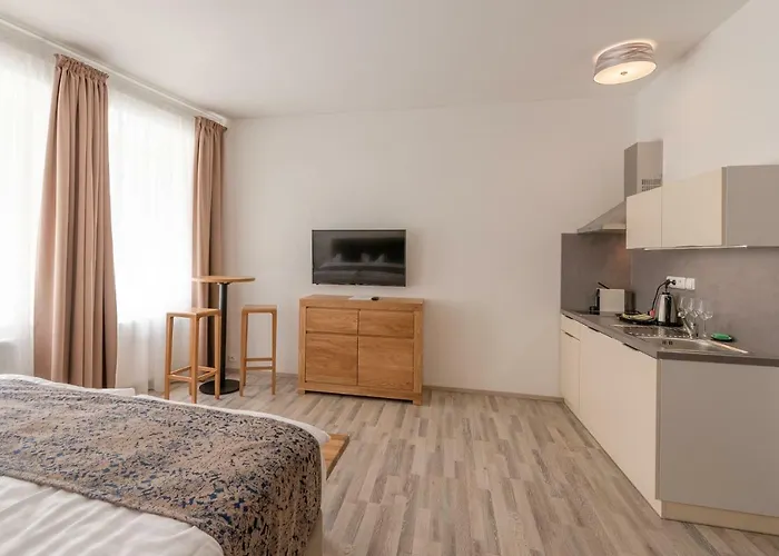 Karlova - Mostecka 10 St Depandance アパートホテル 4*