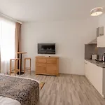 Karlova - Mostecka 10 St Depandance Aparthotel 4*