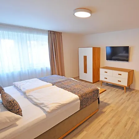 Karlova - Mostecka 10 St Depandance Hotel apartamentowy 4*